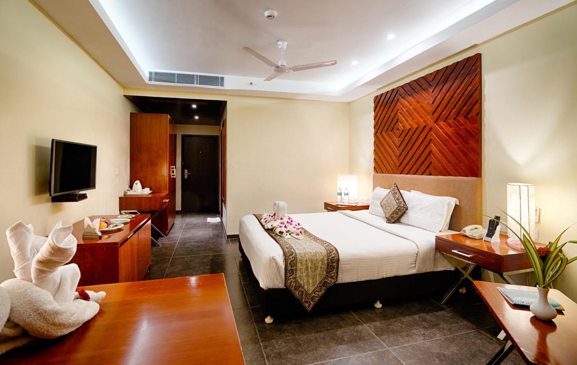 Grand Serenaa Hotel & Resorts, Auroville Buitenkant foto