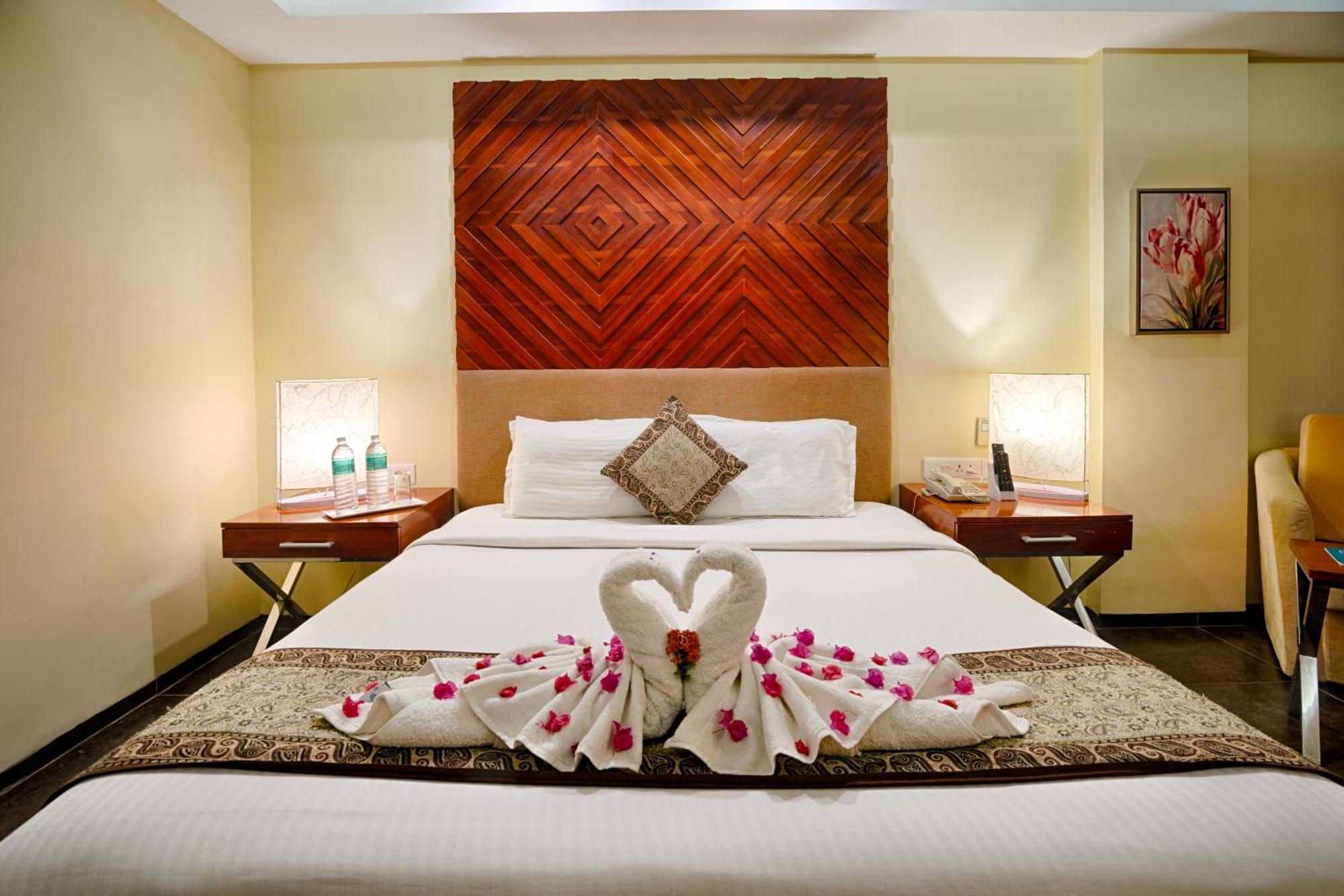 Grand Serenaa Hotel & Resorts, Auroville Buitenkant foto