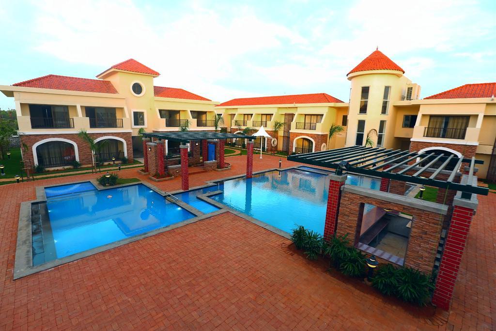 Grand Serenaa Hotel & Resorts, Auroville Buitenkant foto