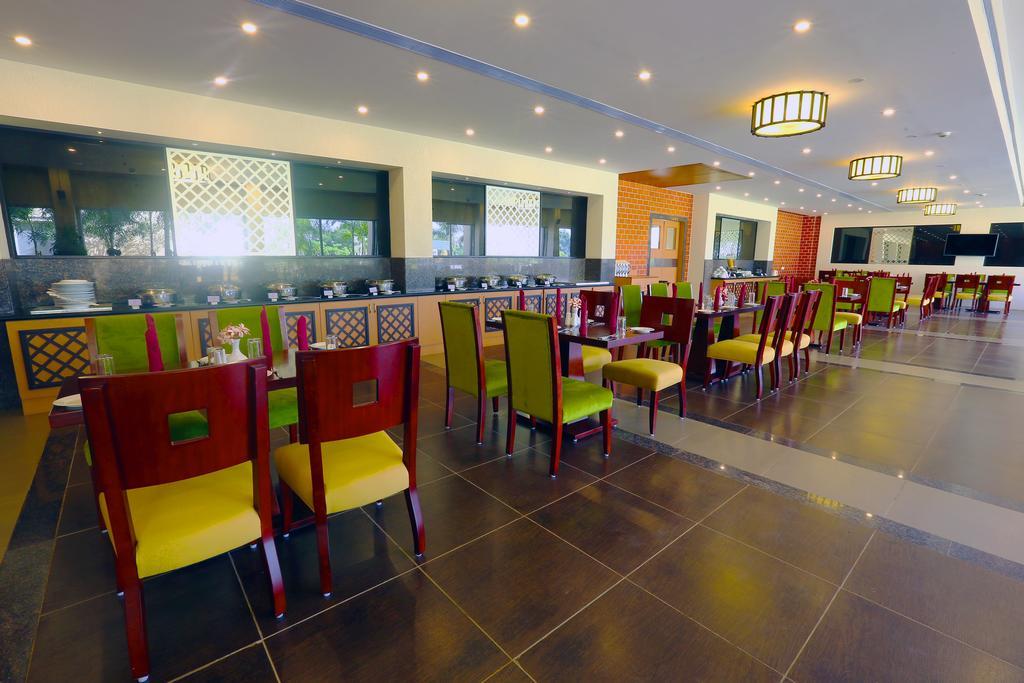 Grand Serenaa Hotel & Resorts, Auroville Buitenkant foto