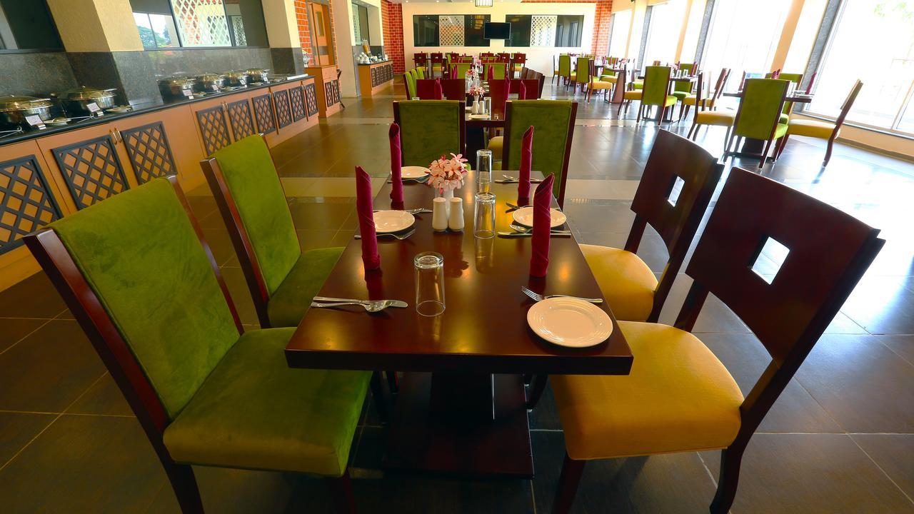 Grand Serenaa Hotel & Resorts, Auroville Buitenkant foto