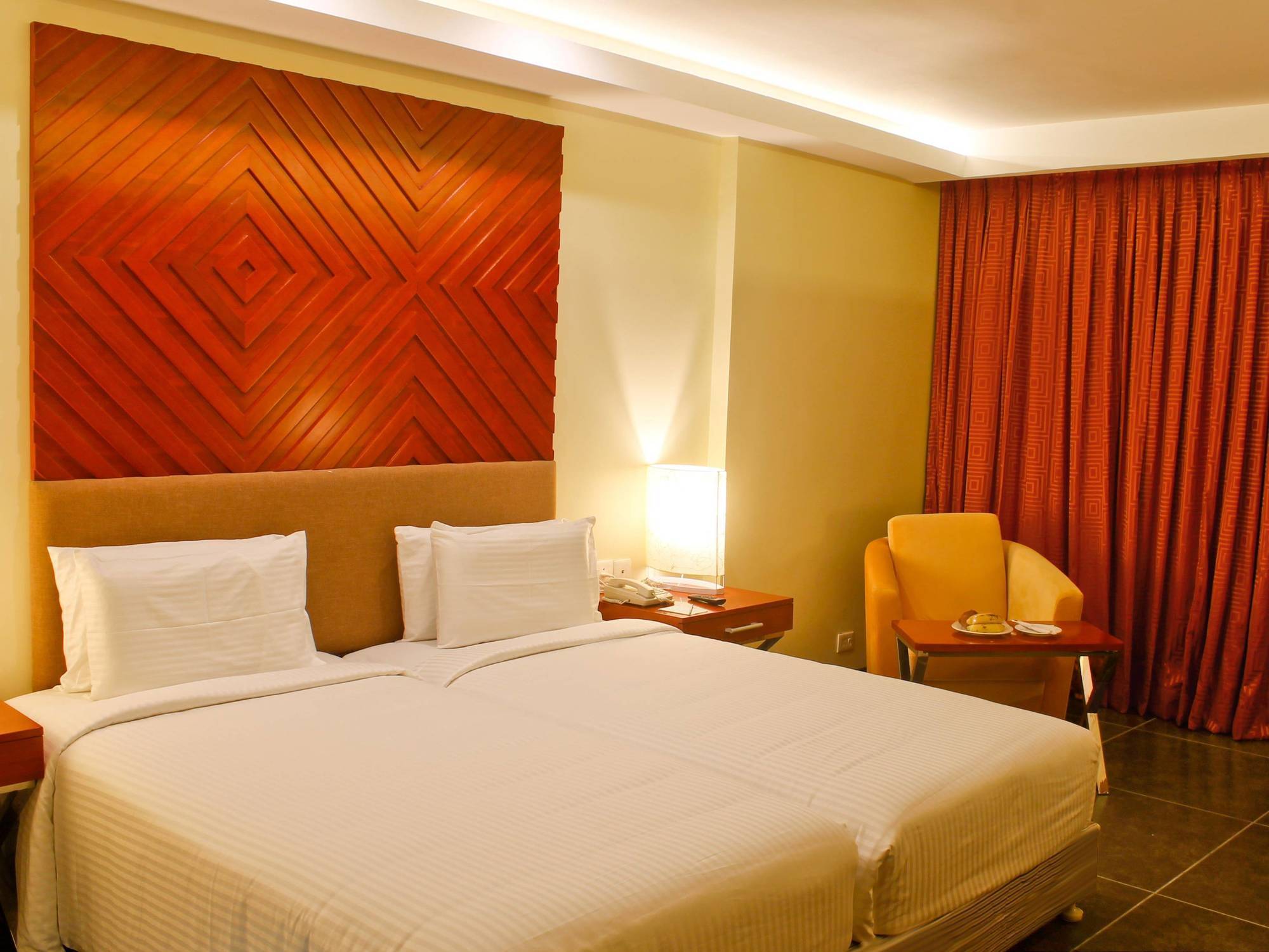 Grand Serenaa Hotel & Resorts, Auroville Buitenkant foto