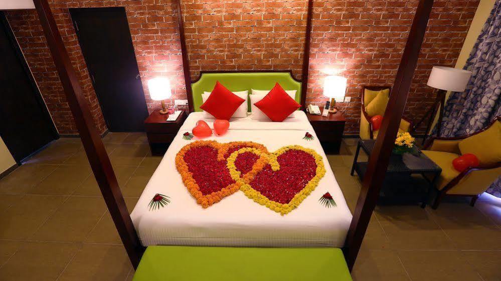 Grand Serenaa Hotel & Resorts, Auroville Buitenkant foto